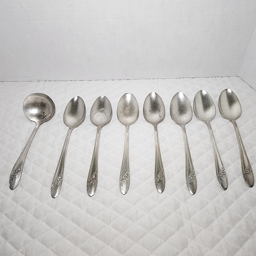 COPY - Tudor Plate Onieda Community Silverplate Queen Bess Patterned Lot Of 8